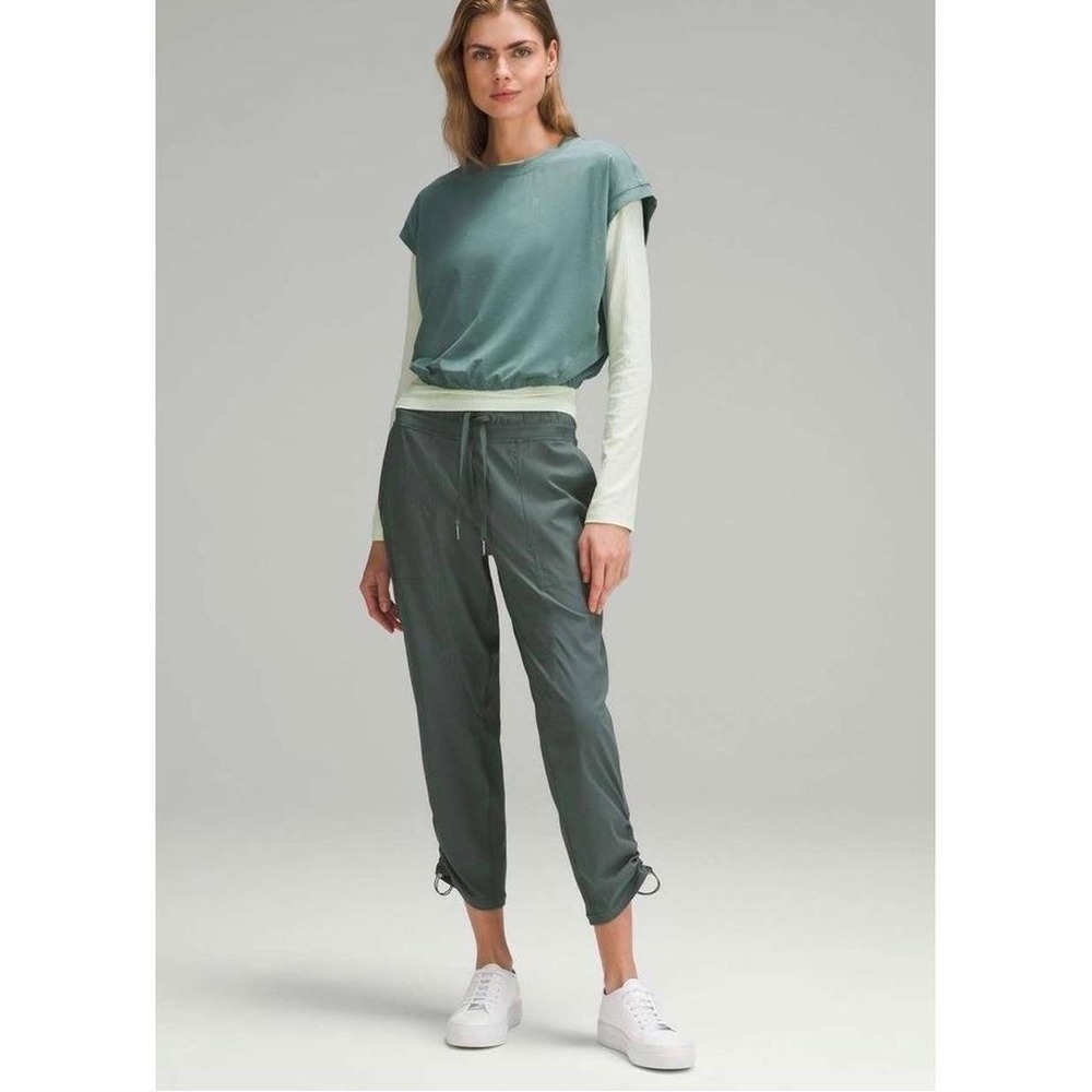 LULULEMON Crop Pants Dance Studio Mid Rise 25" Womens Sz 4 Sage Green Athleisure
